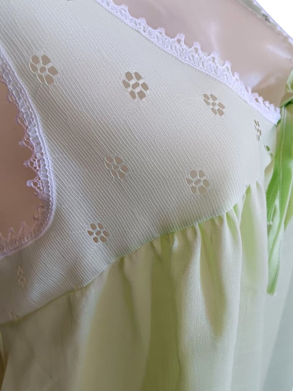 True Vintage Nightgown Medium 60's Lime Green Sleeveless Lace Bow Dacron Mod